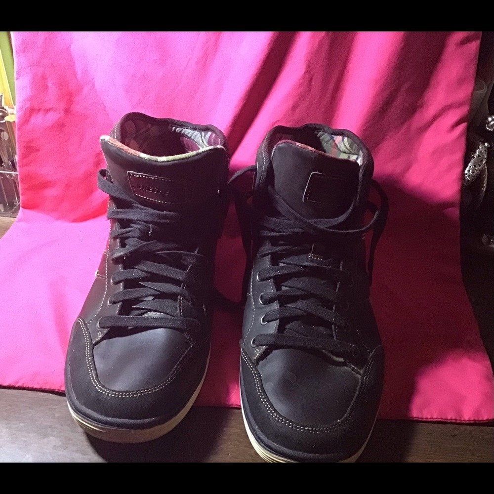 Sketchers Men’s Relax fit Memory Foam Sneakers